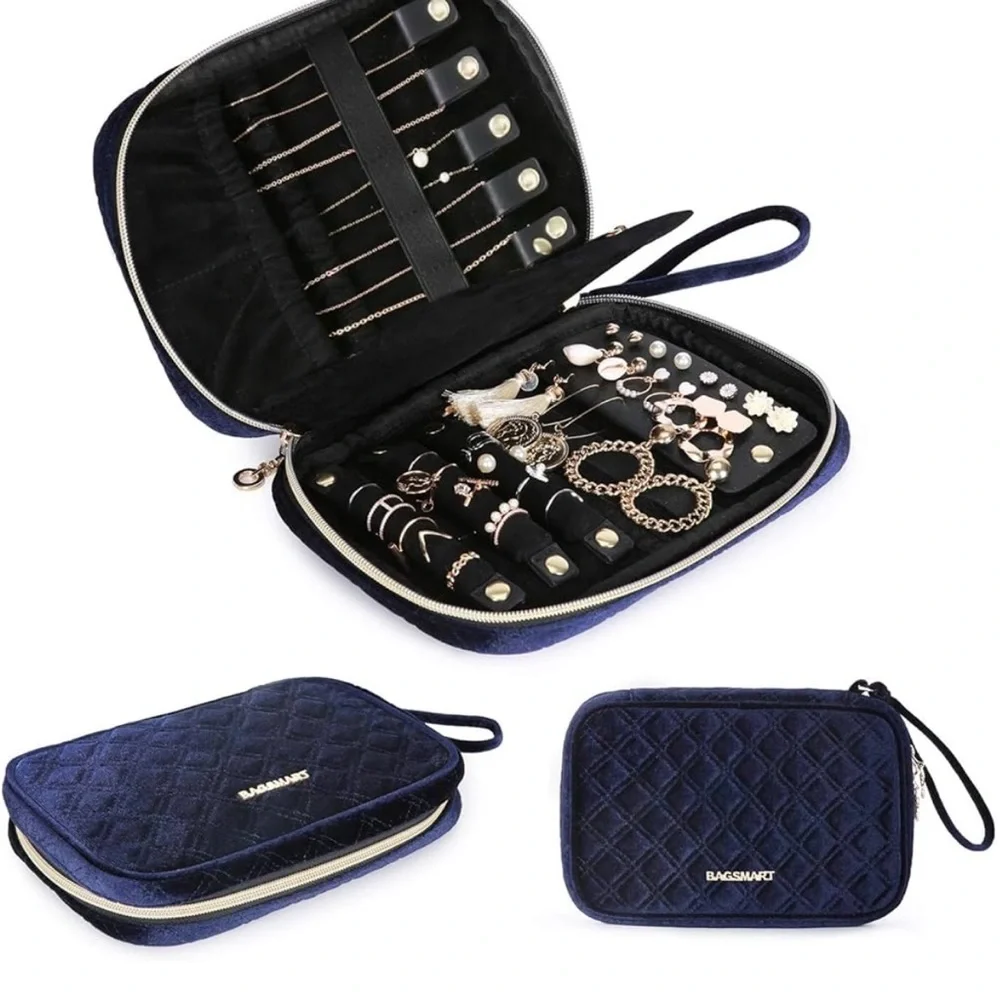 BAGSMART Navy Quilted Women's Jewlery Bag